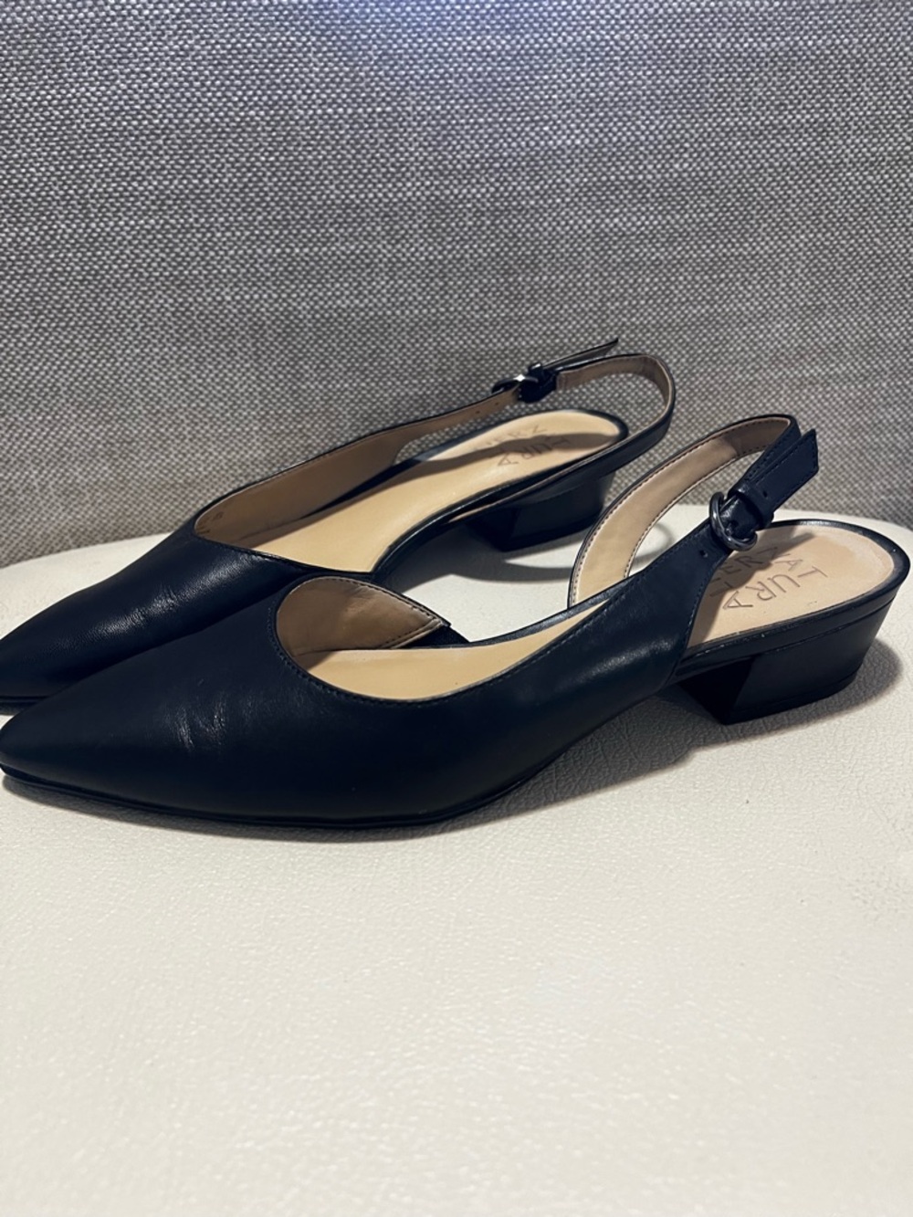 Naturalizer Banks Black Pointed-Toe Slingback Low Heel Mules Size 6.5 - Picture 5 of 9